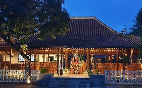 The Nalaya Hotel & Resto